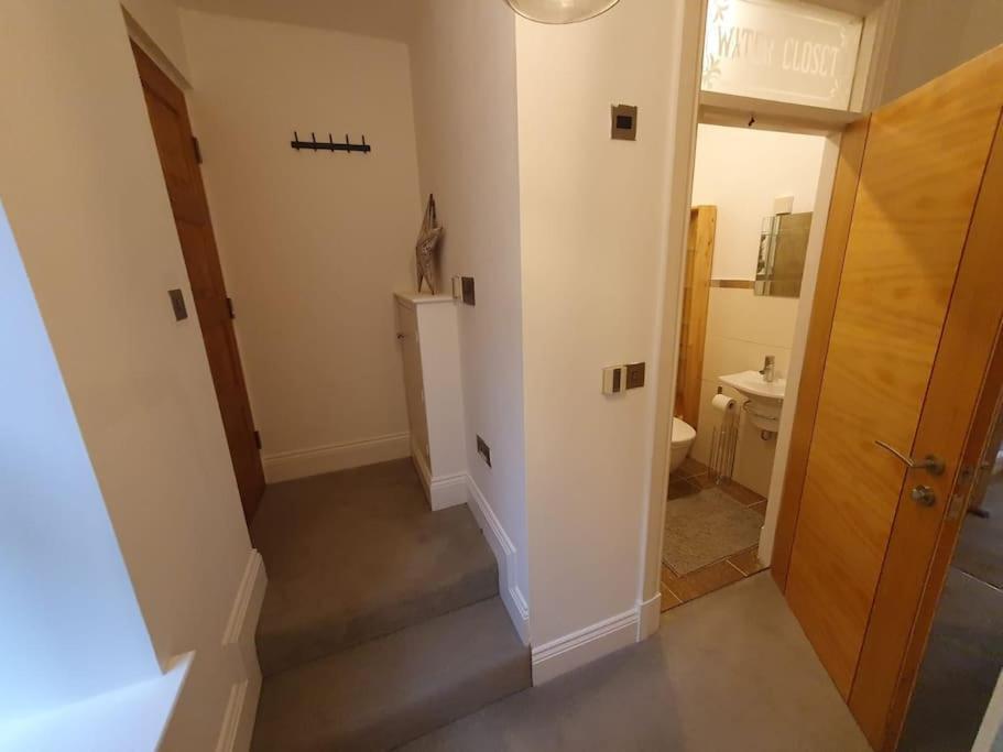 Cosy, Central Apartment 斯基普顿 外观 照片